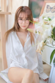 皮包上撒了乳液怎么办